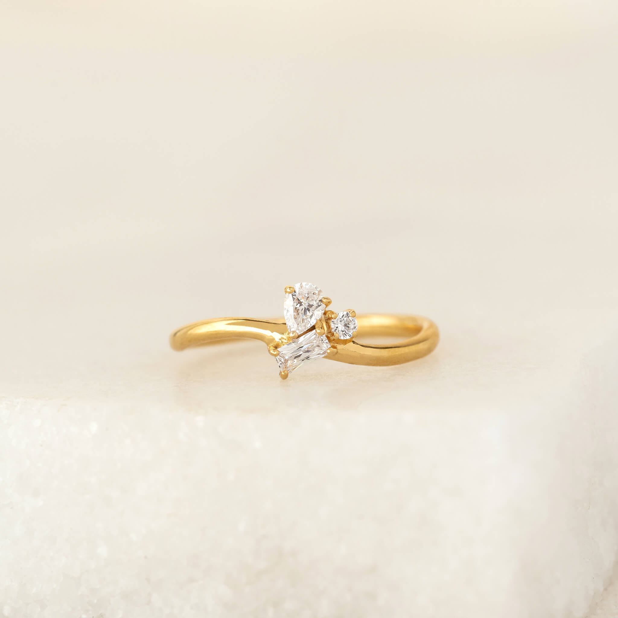 Gemstone Cluster Wavy Ring - Varena