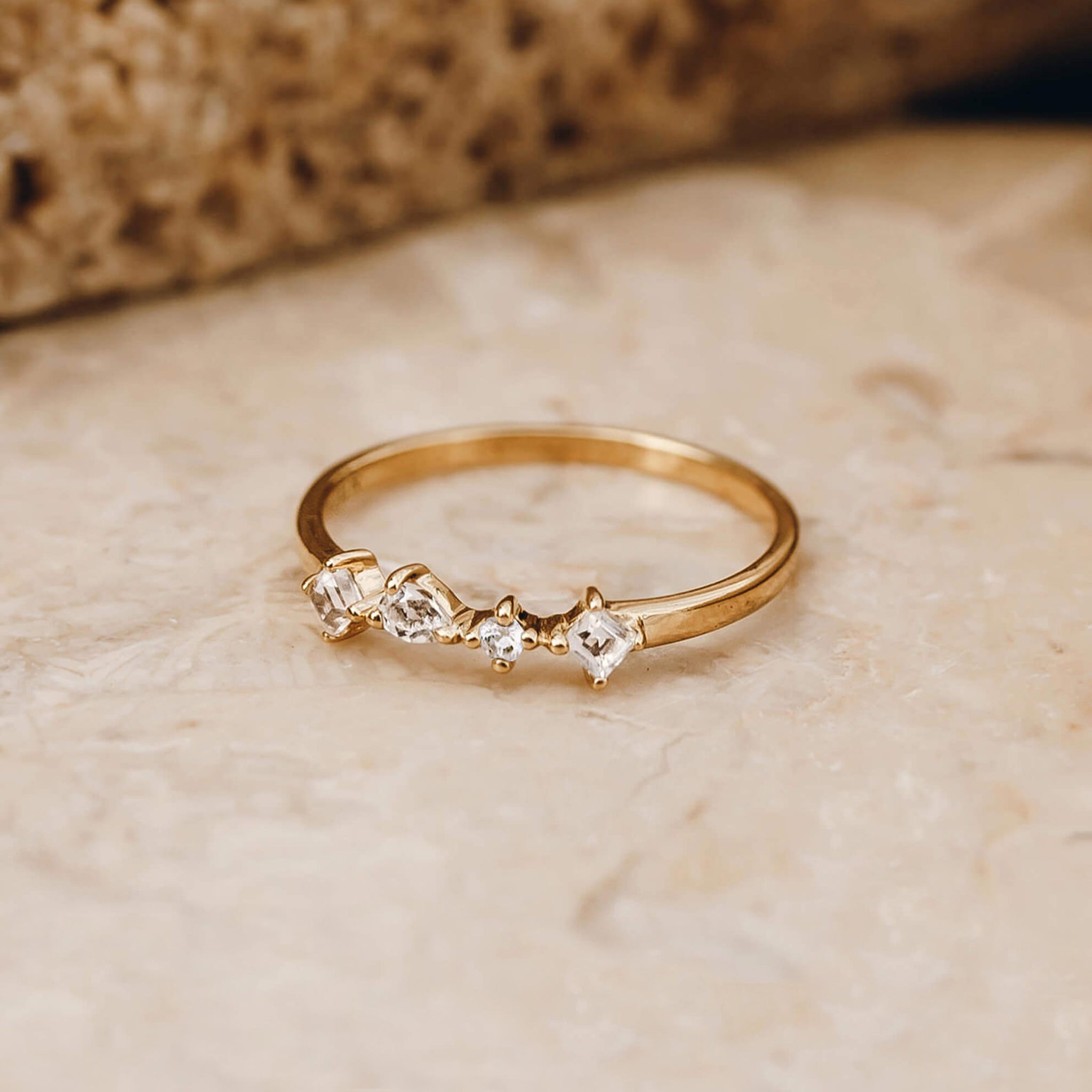 White Topaz Ring - Ilse