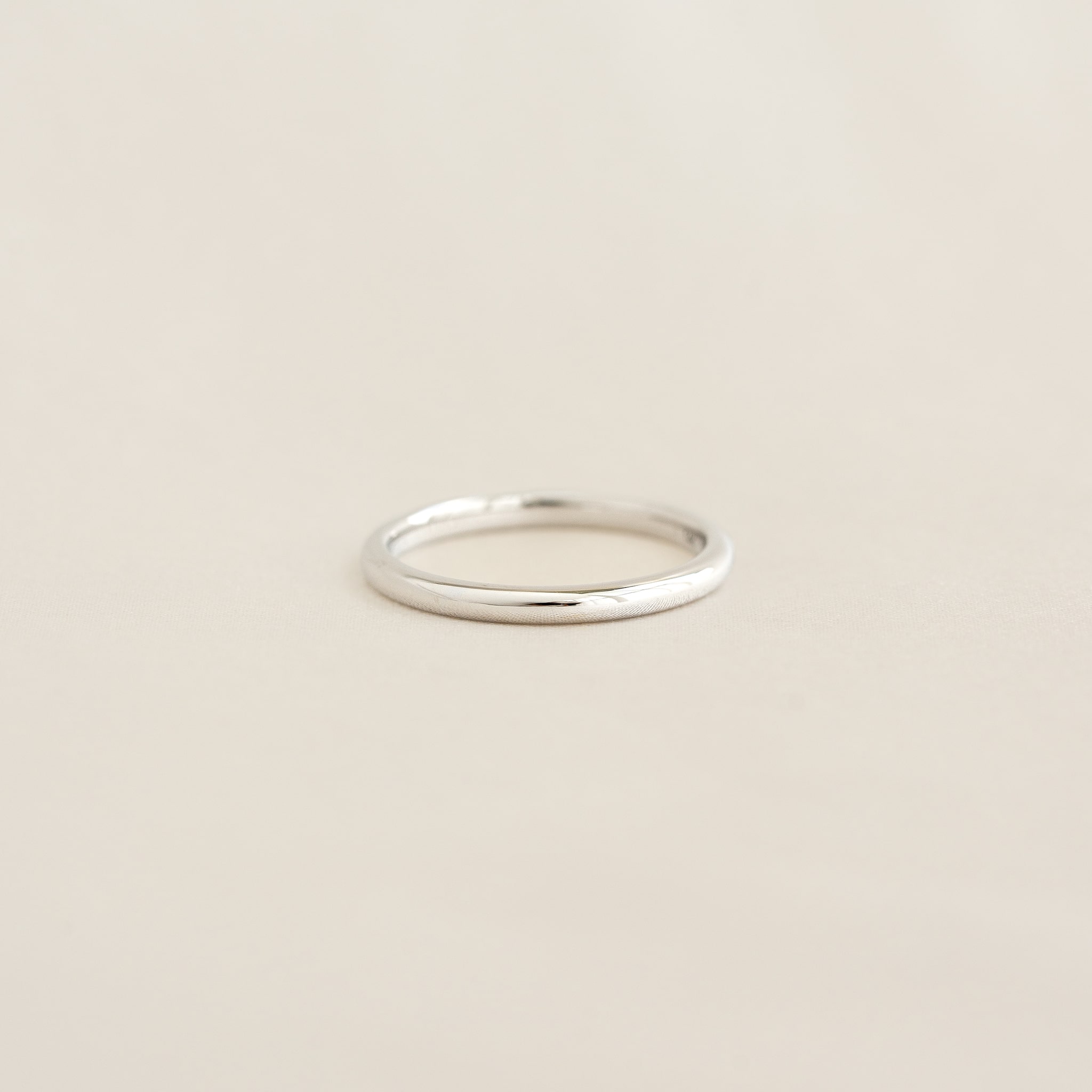 Round White Gold Band - Marni