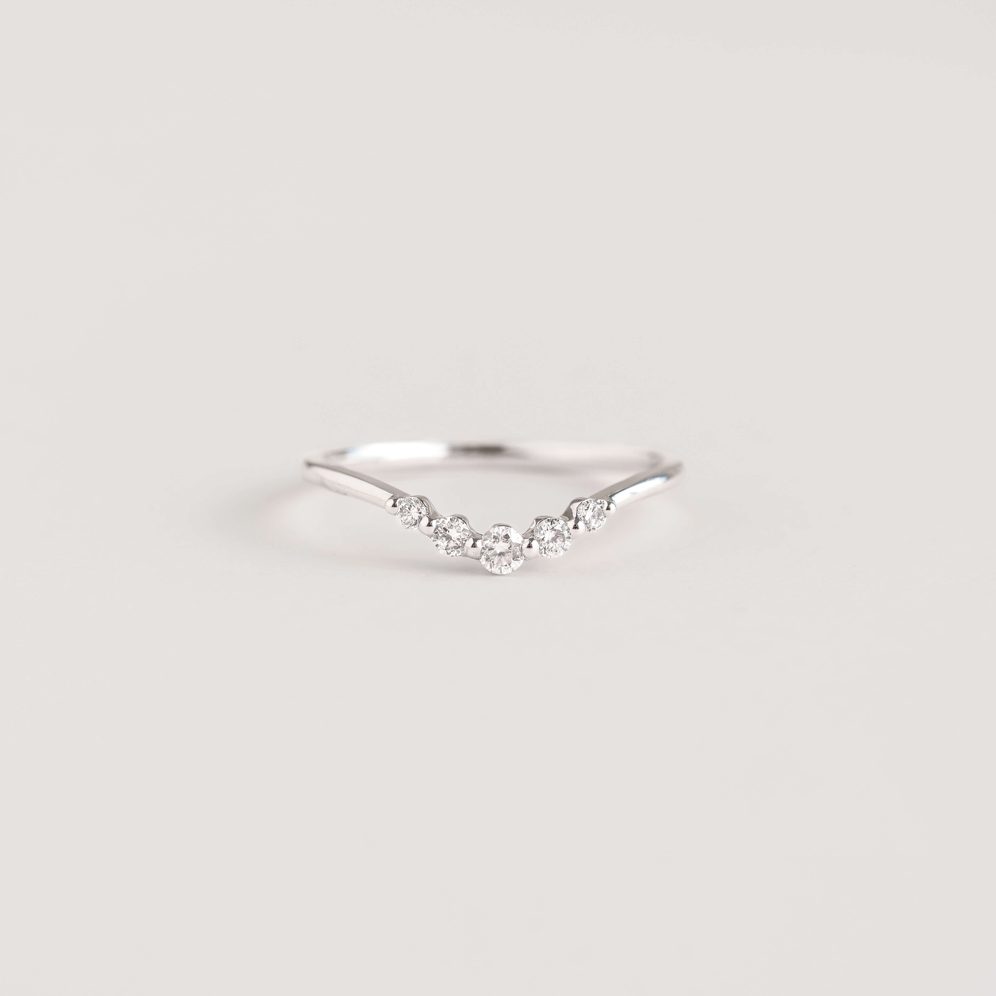 Graduated Lab Grown Diamond V Ring White Gold - Liora