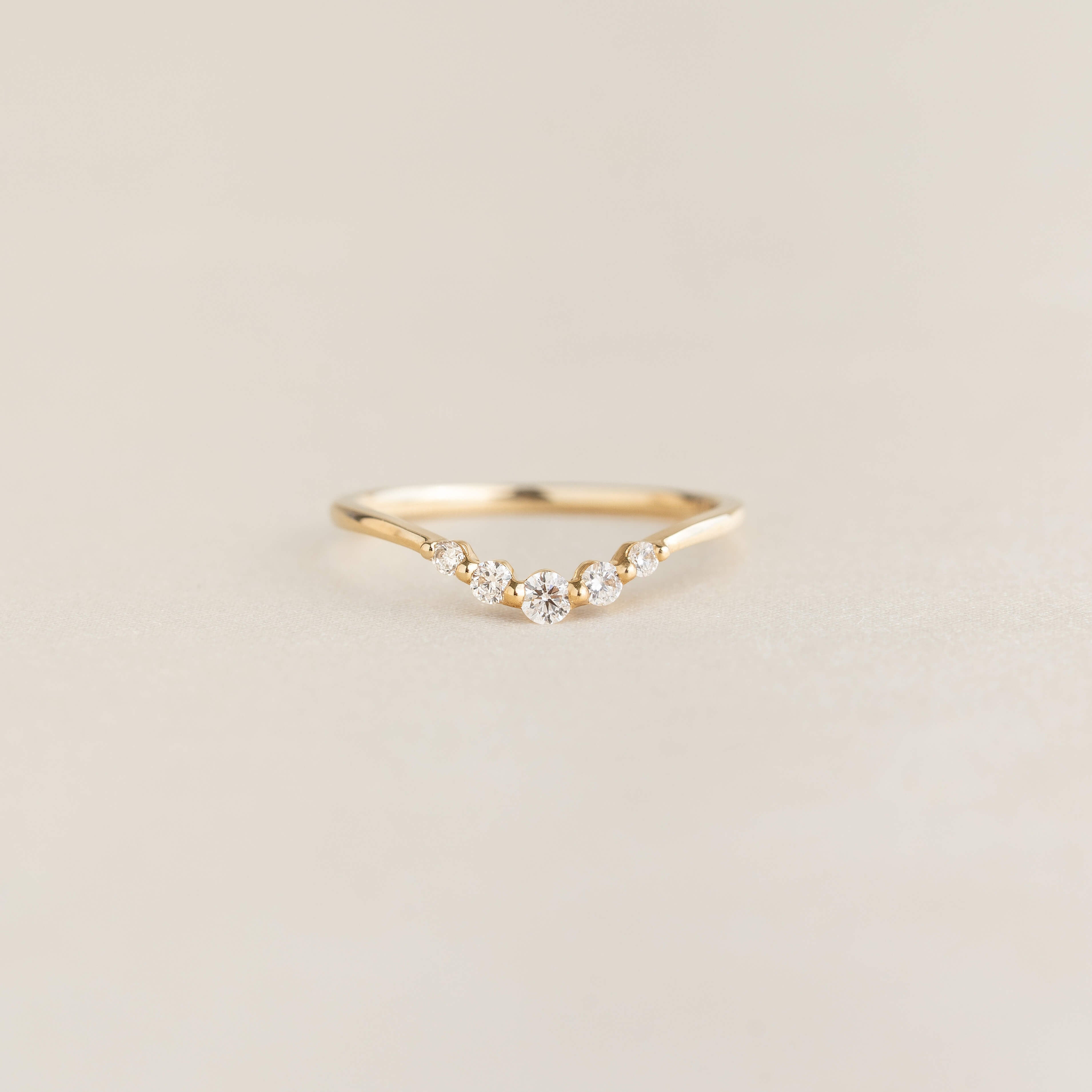 Graduated Lab Grown Diamond V Ring 14k Gold - Liora